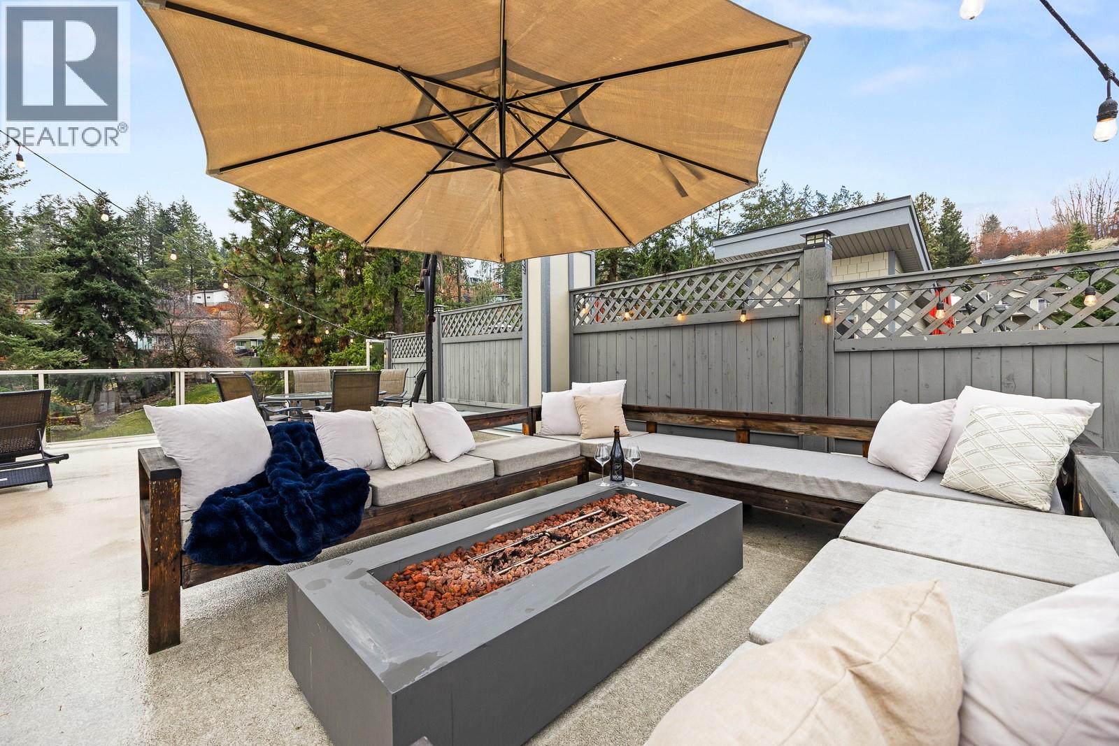 #5 2893 ROBINSON ROAD - 32