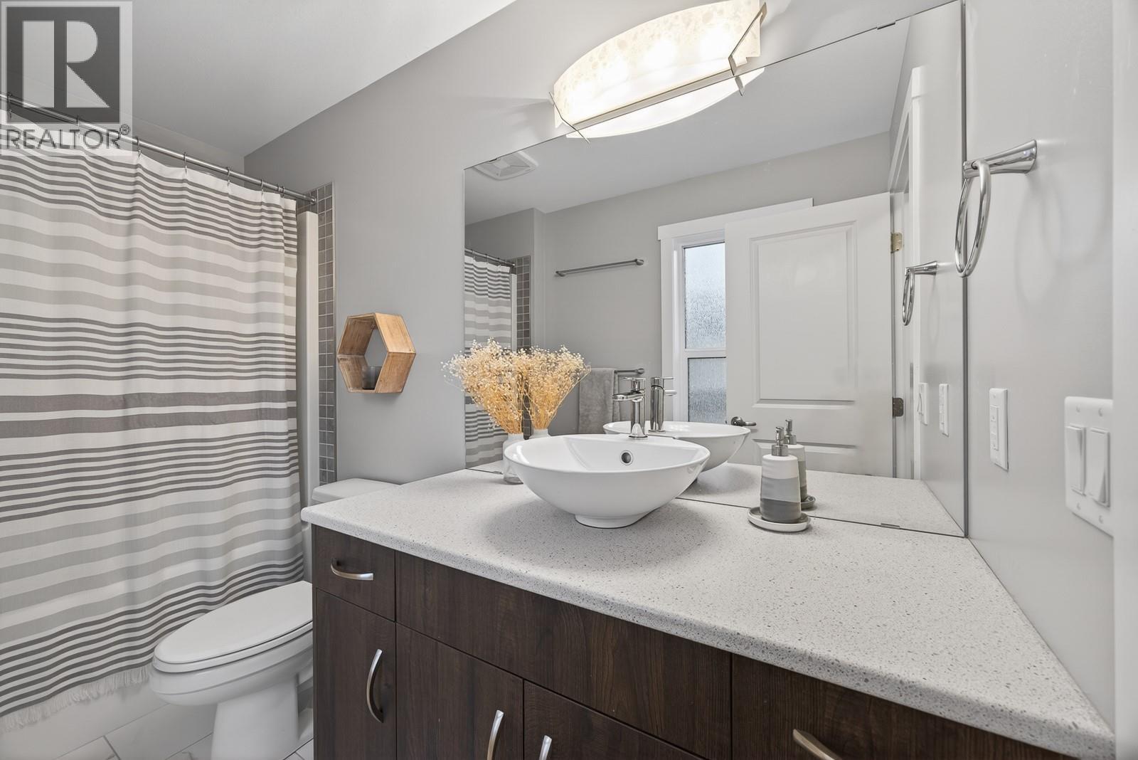 #5 2893 ROBINSON ROAD - 26