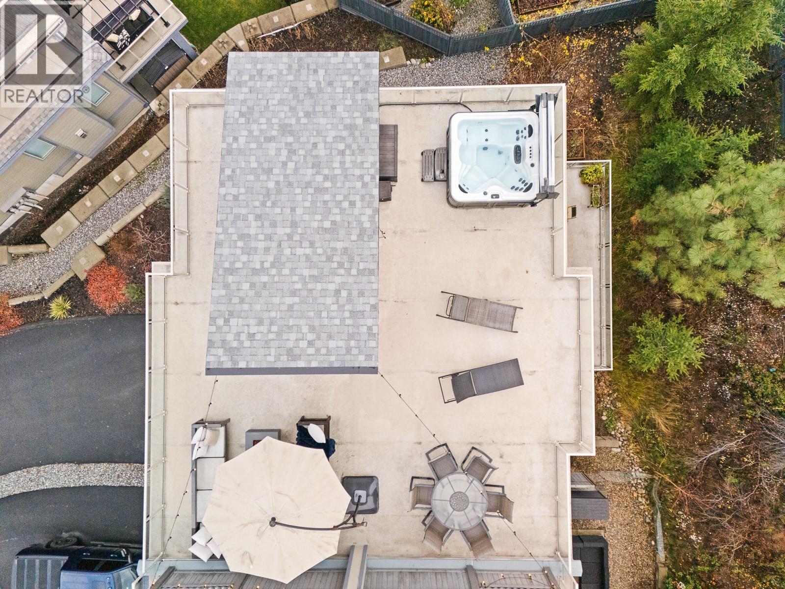 #5 2893 ROBINSON ROAD - 29