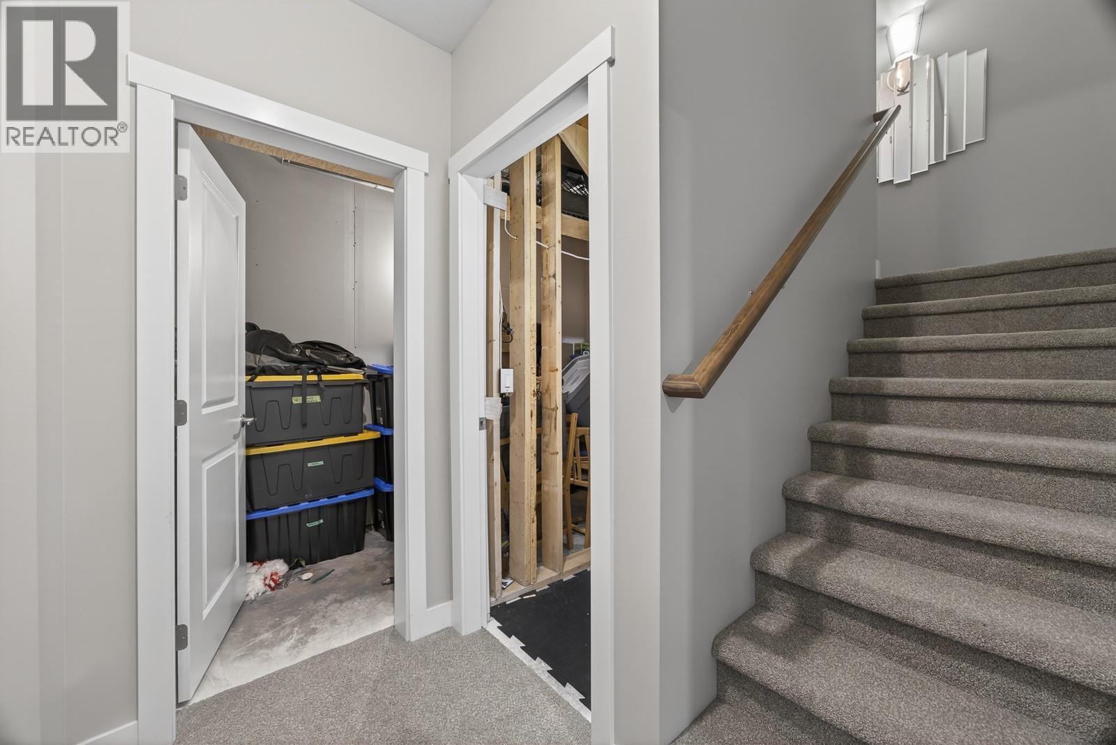 #5 2893 ROBINSON ROAD - 39