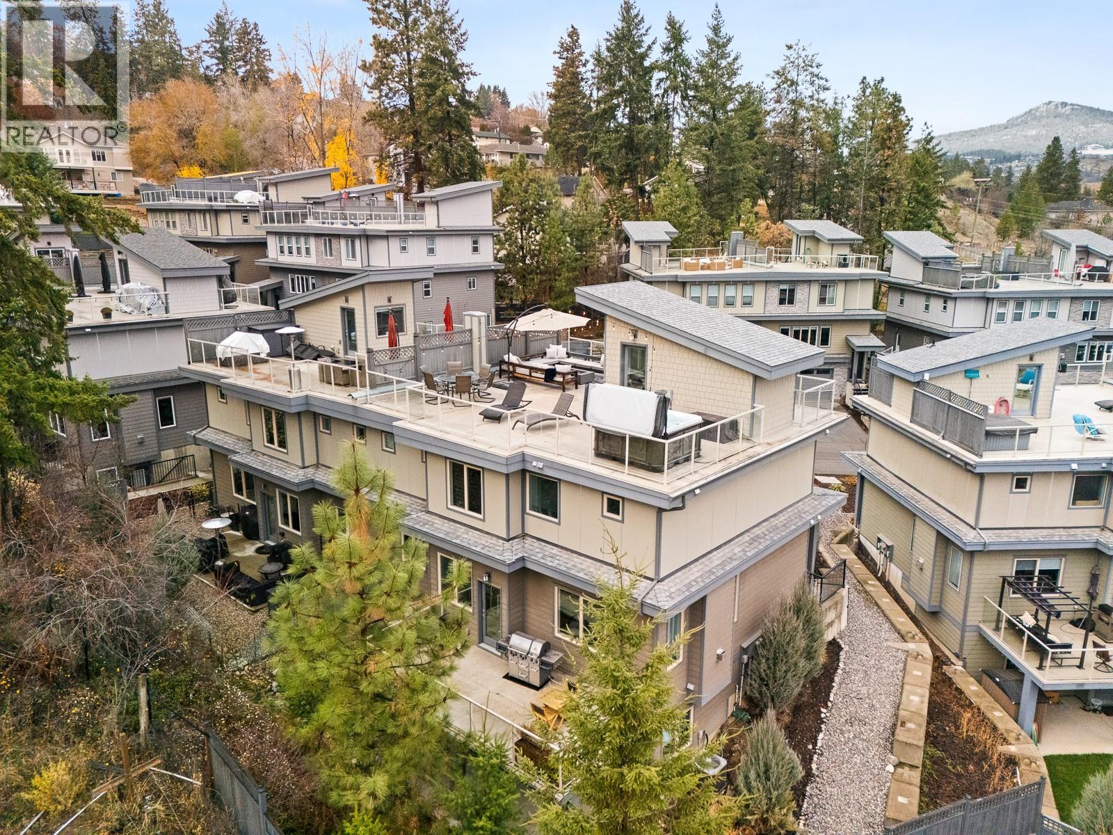 #5 2893 ROBINSON ROAD - 42