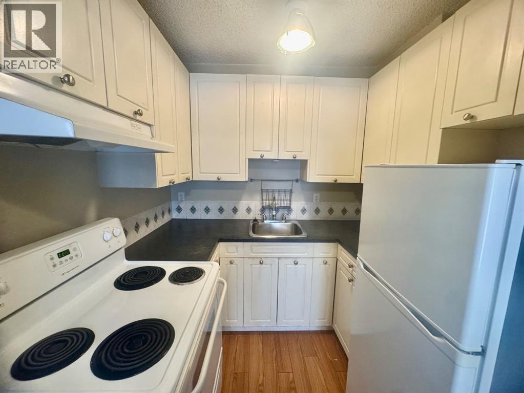 #102 4619 73 STREET NW - 13