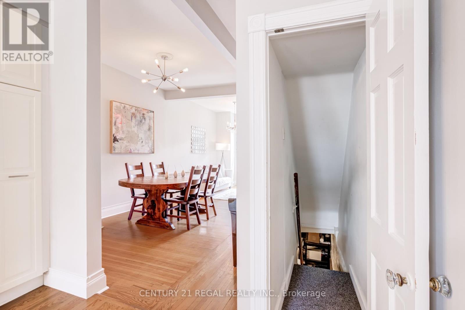 36 GOLDEN AVENUE,Toronto (Roncesvalles),,