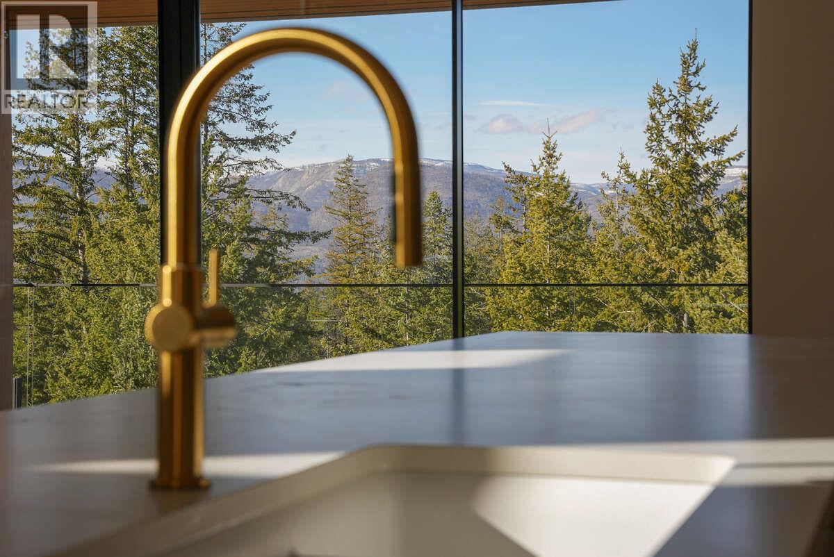 862 Predator Ridge Drive, Vernon