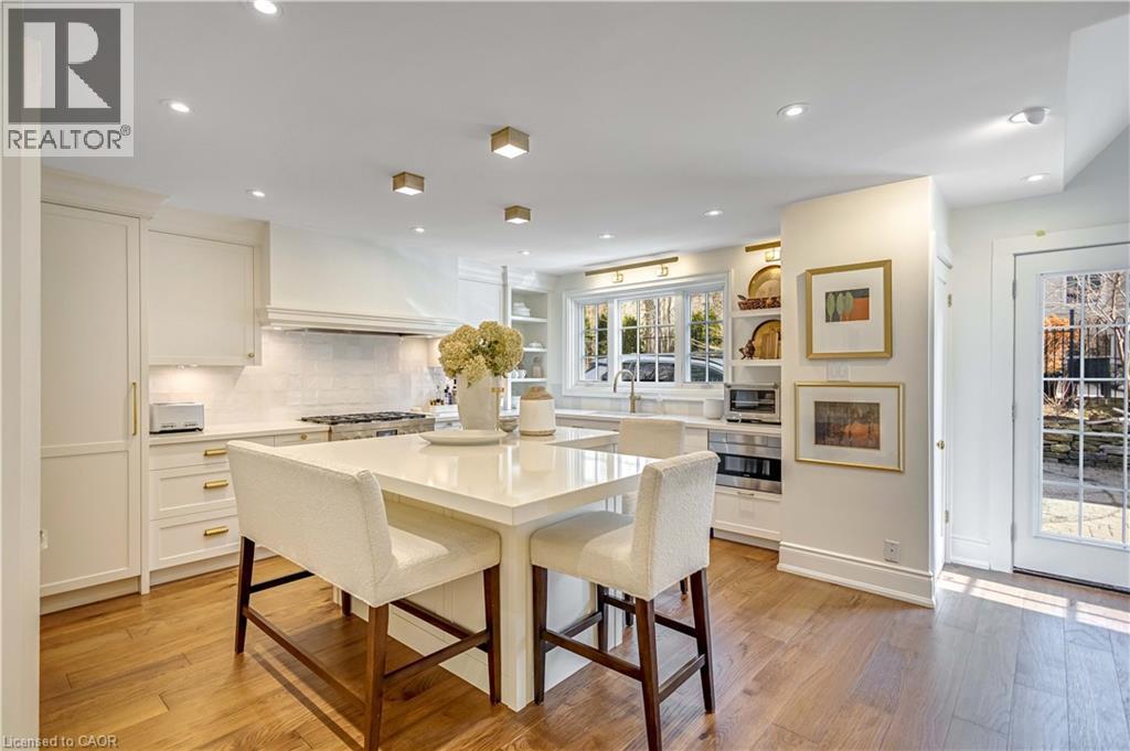 514 WILSON Street E - 14