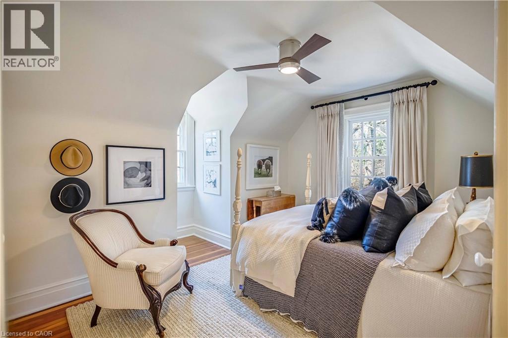 514 WILSON Street E - 33