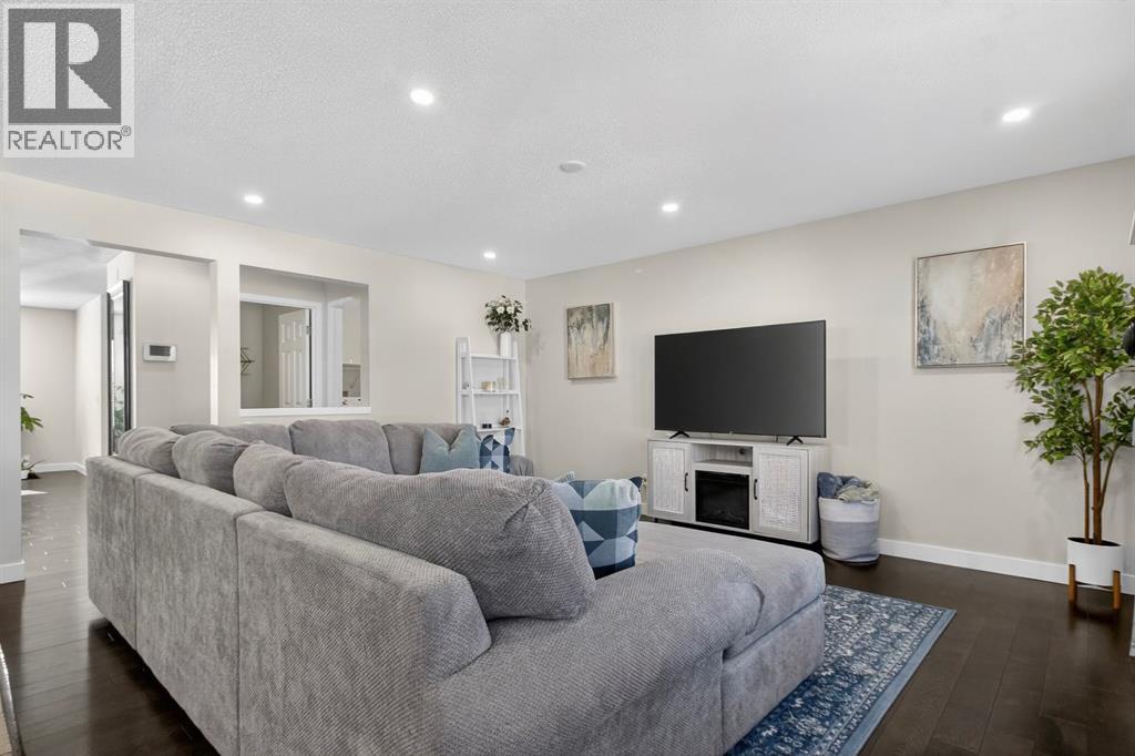 Single Family House for Sale in  Elgin View SE McKenzie Towne Calgary 