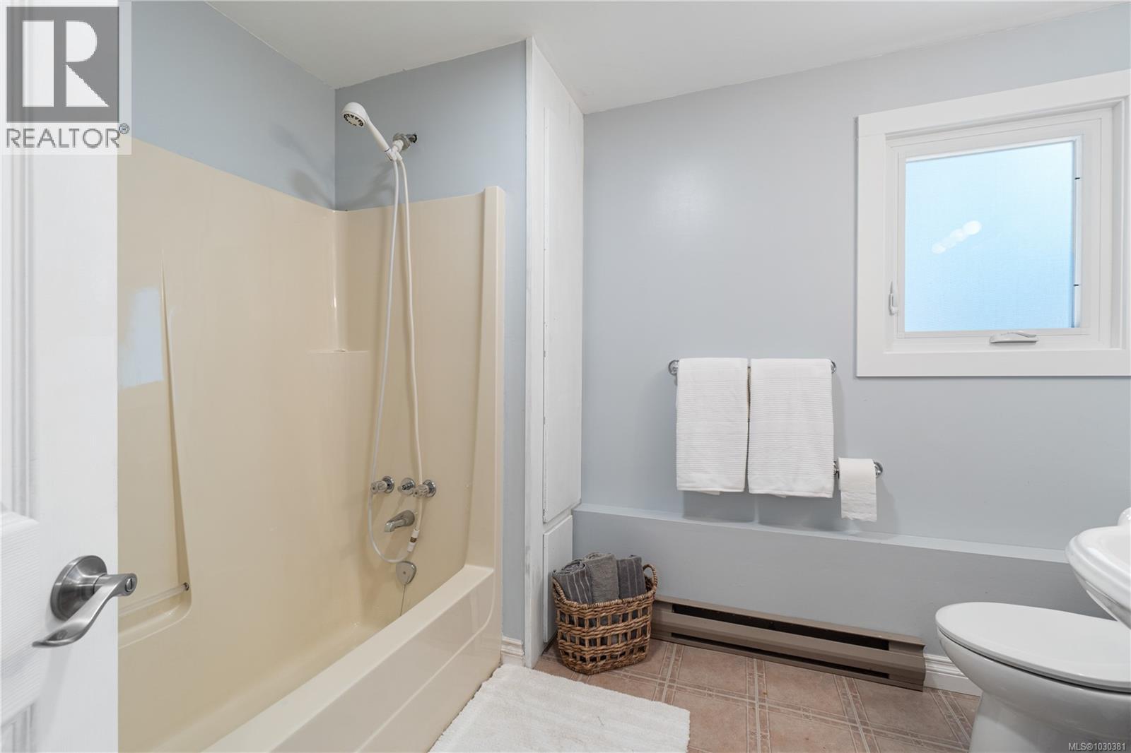 3617 COUNTRY CLUB DR - 36