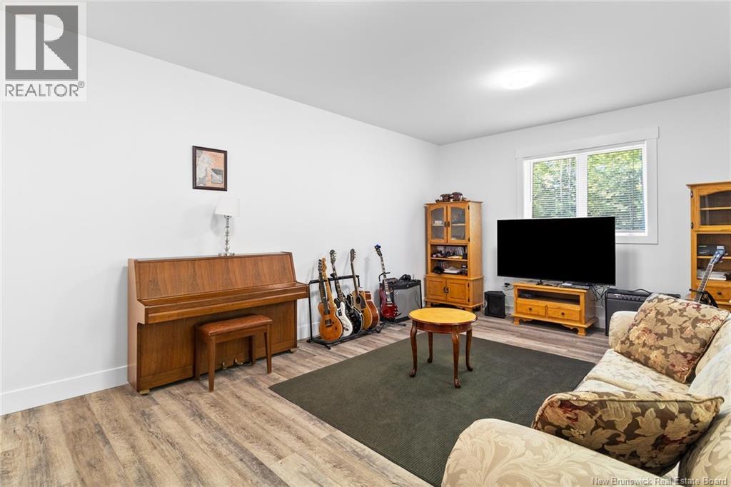 174 ROCKWOOD WAY - 29