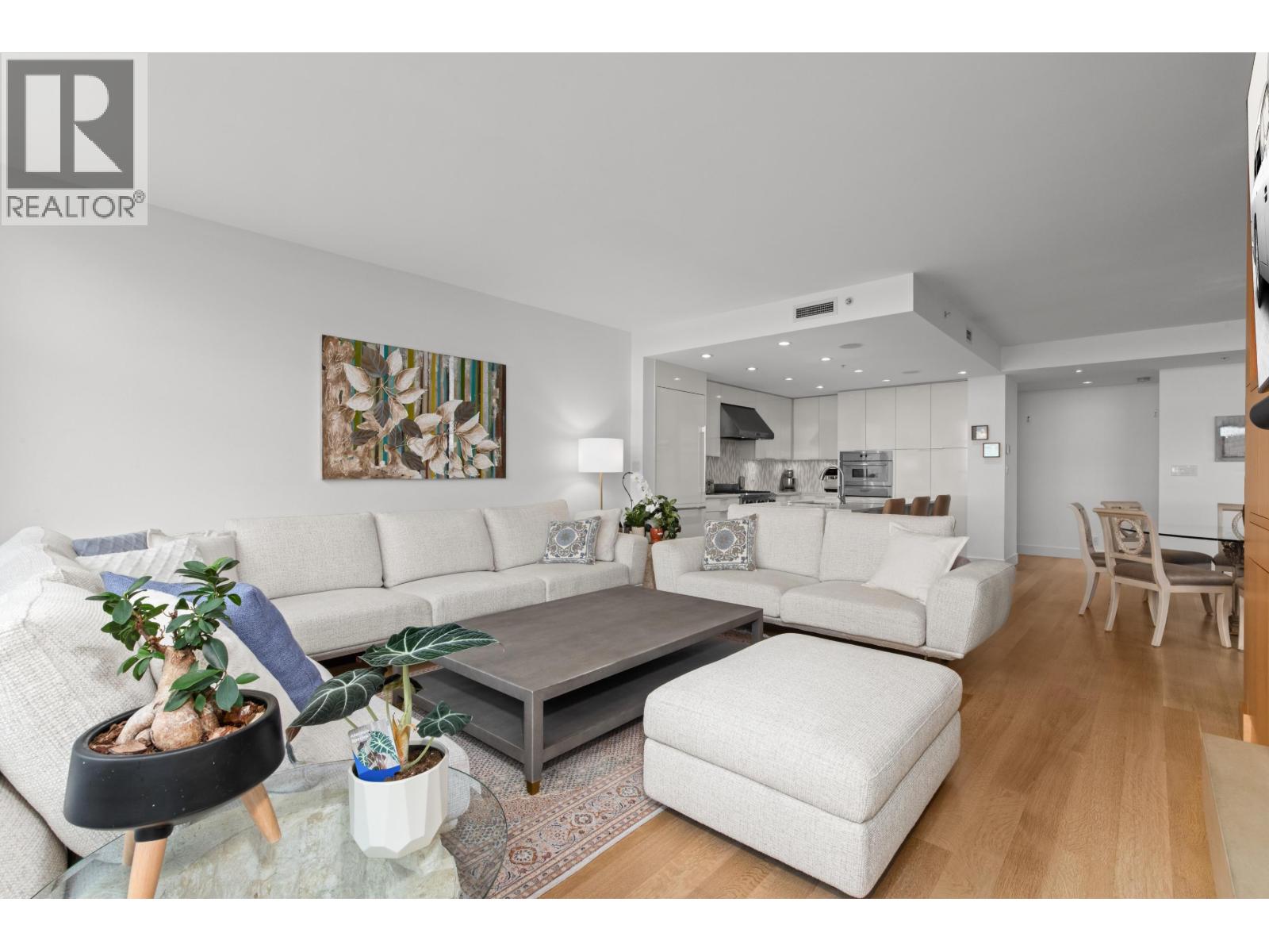 1001 3315 CYPRESS PLACE, West Vancouver