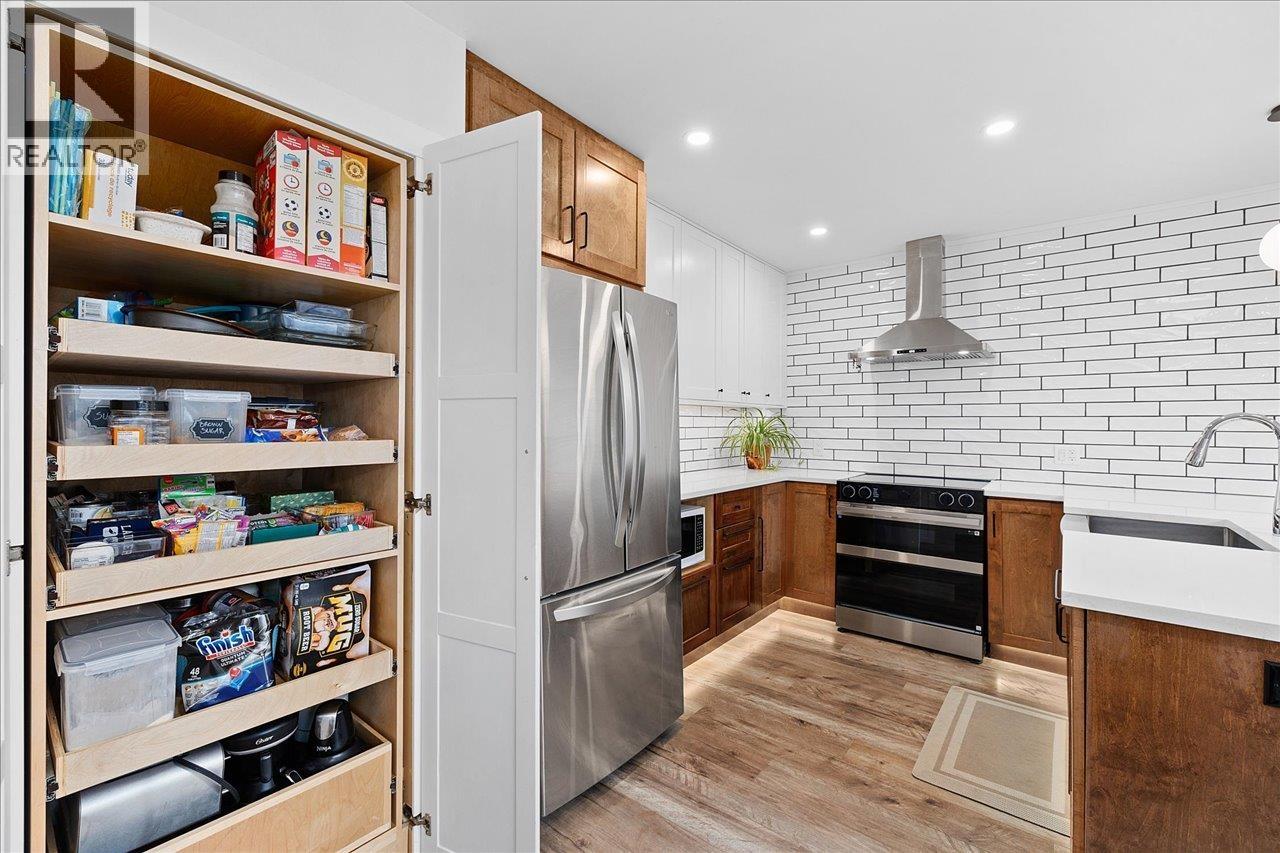 4975 RIVER REACH, Delta