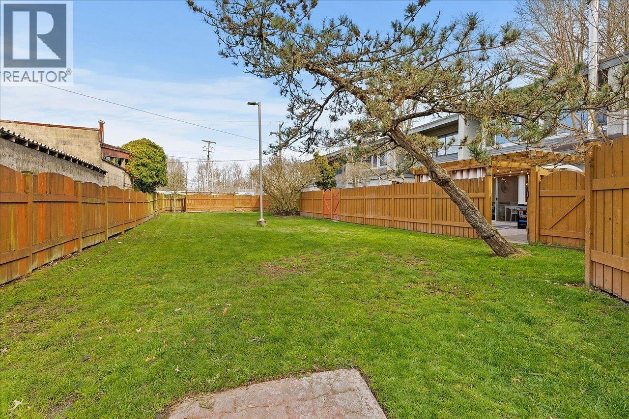 4975 RIVER REACH, Delta