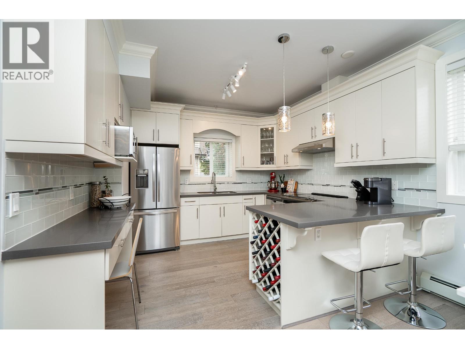 201 3488 SEFTON STREET, Port Coquitlam