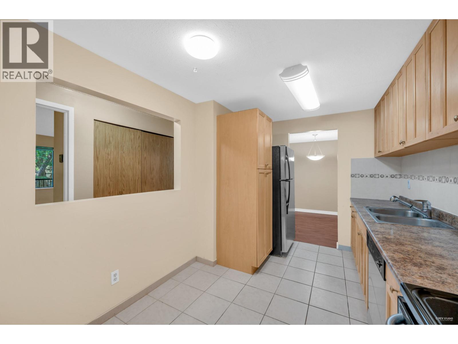 #207-7291 MOFFATT Road, Richmond