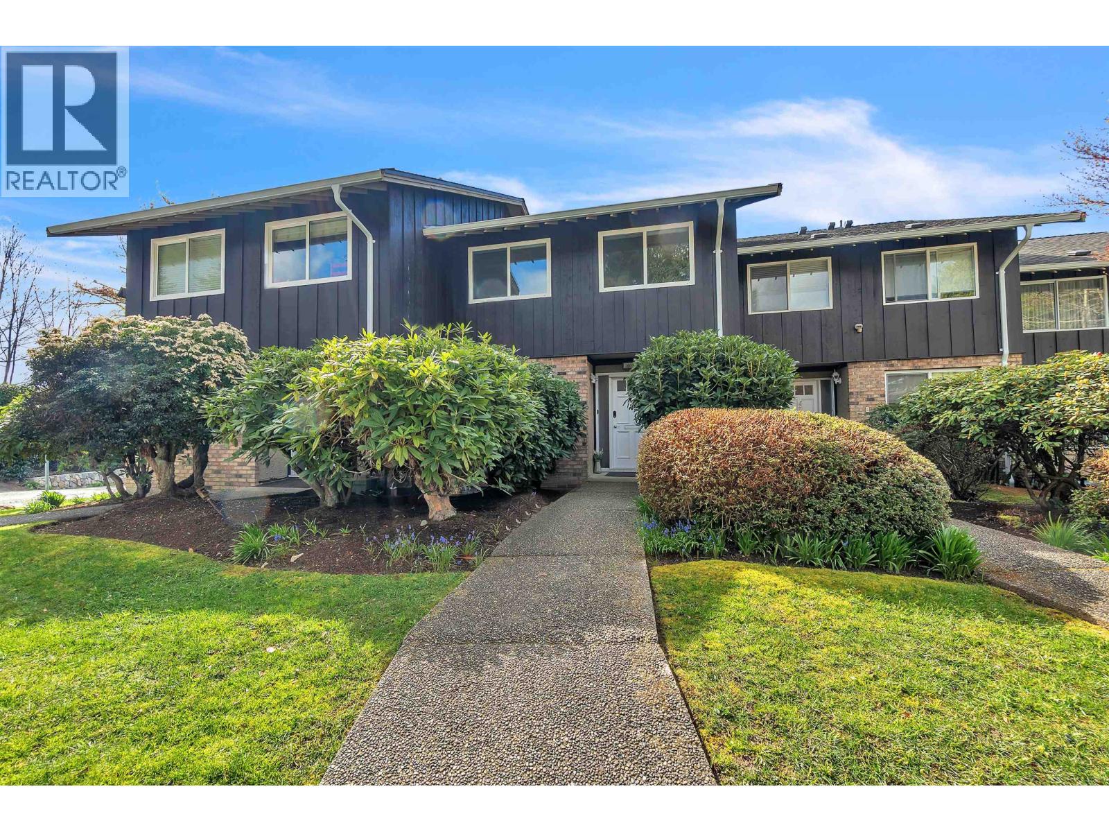 802 555 W 28TH STREET, North Vancouver