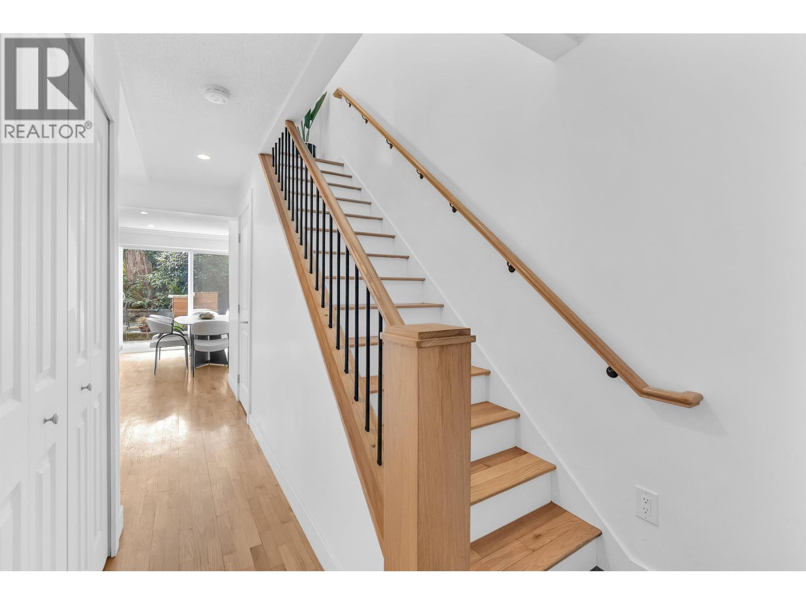 802 555 W 28TH STREET, North Vancouver