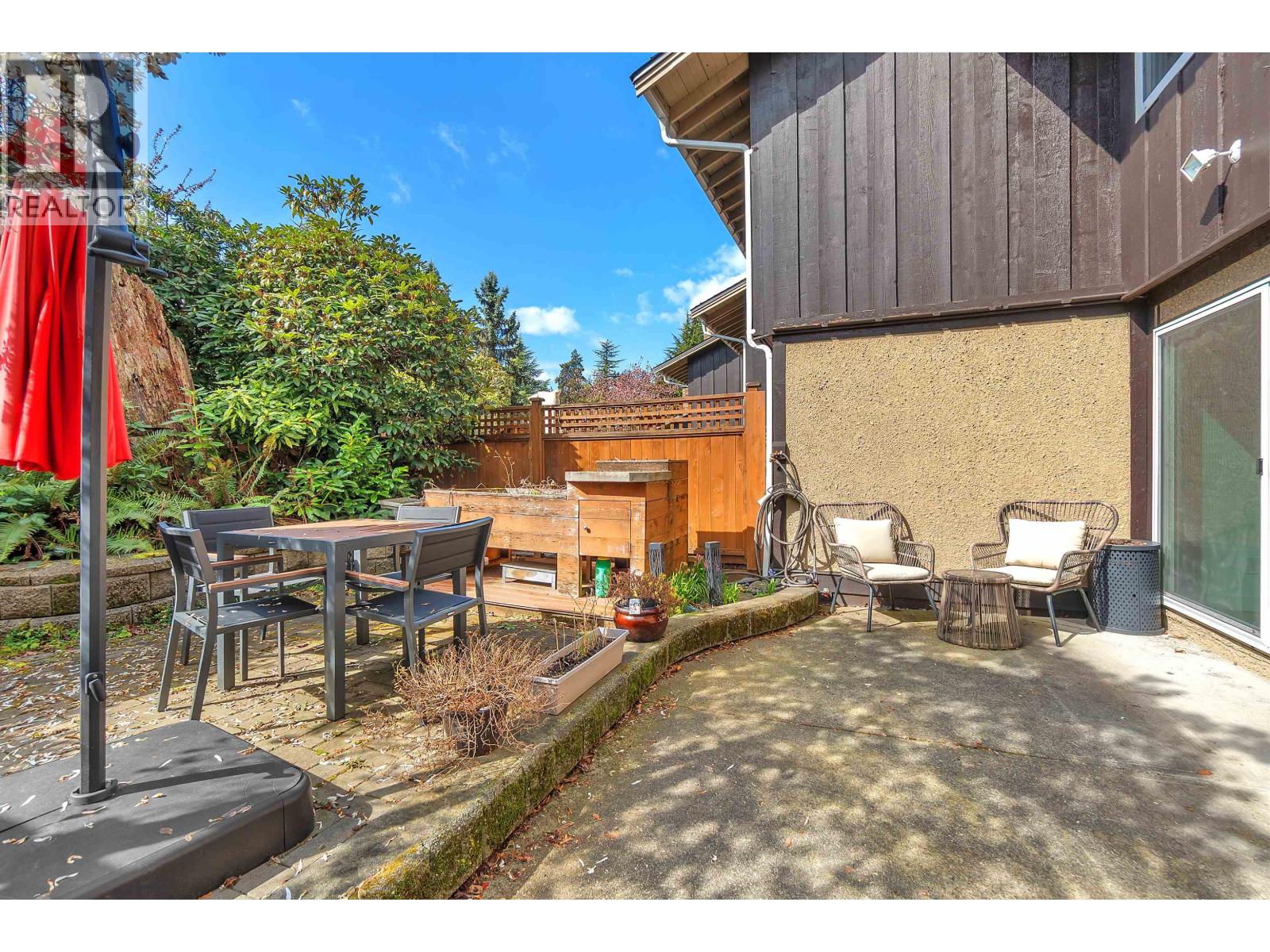 802 555 W 28TH STREET, North Vancouver