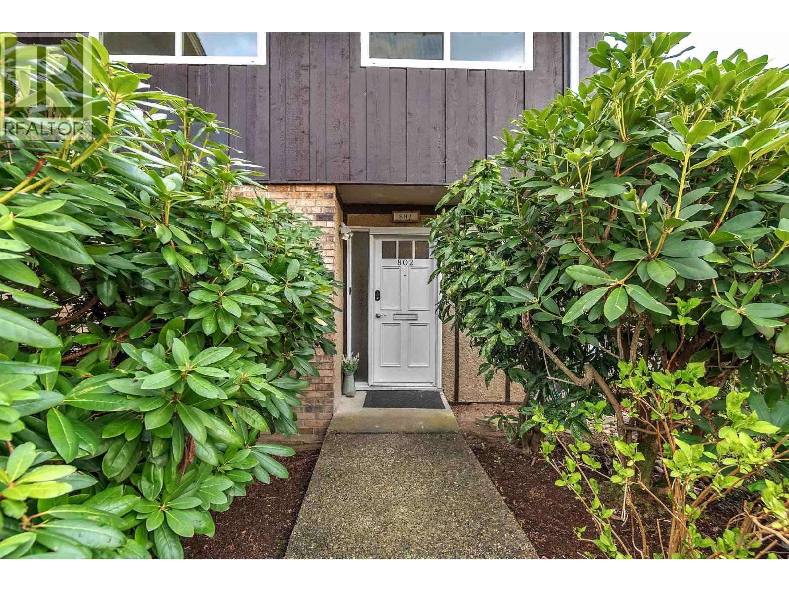 802 555 W 28TH STREET, North Vancouver