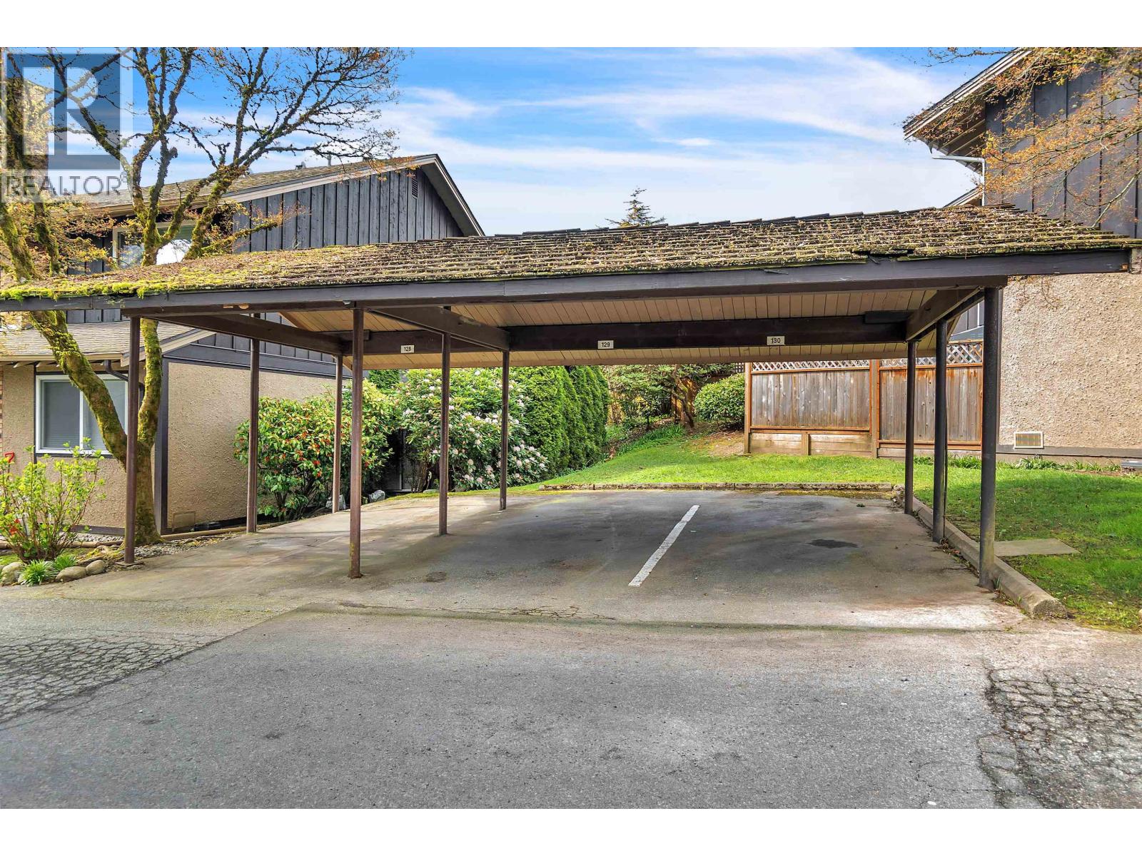 802 555 W 28TH STREET, North Vancouver