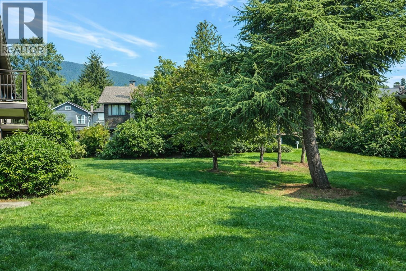 802 555 W 28TH STREET, North Vancouver