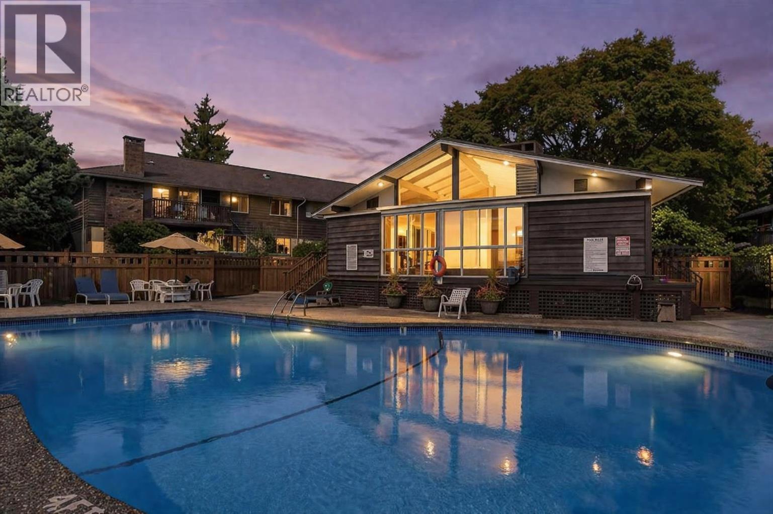 802 555 W 28TH STREET, North Vancouver