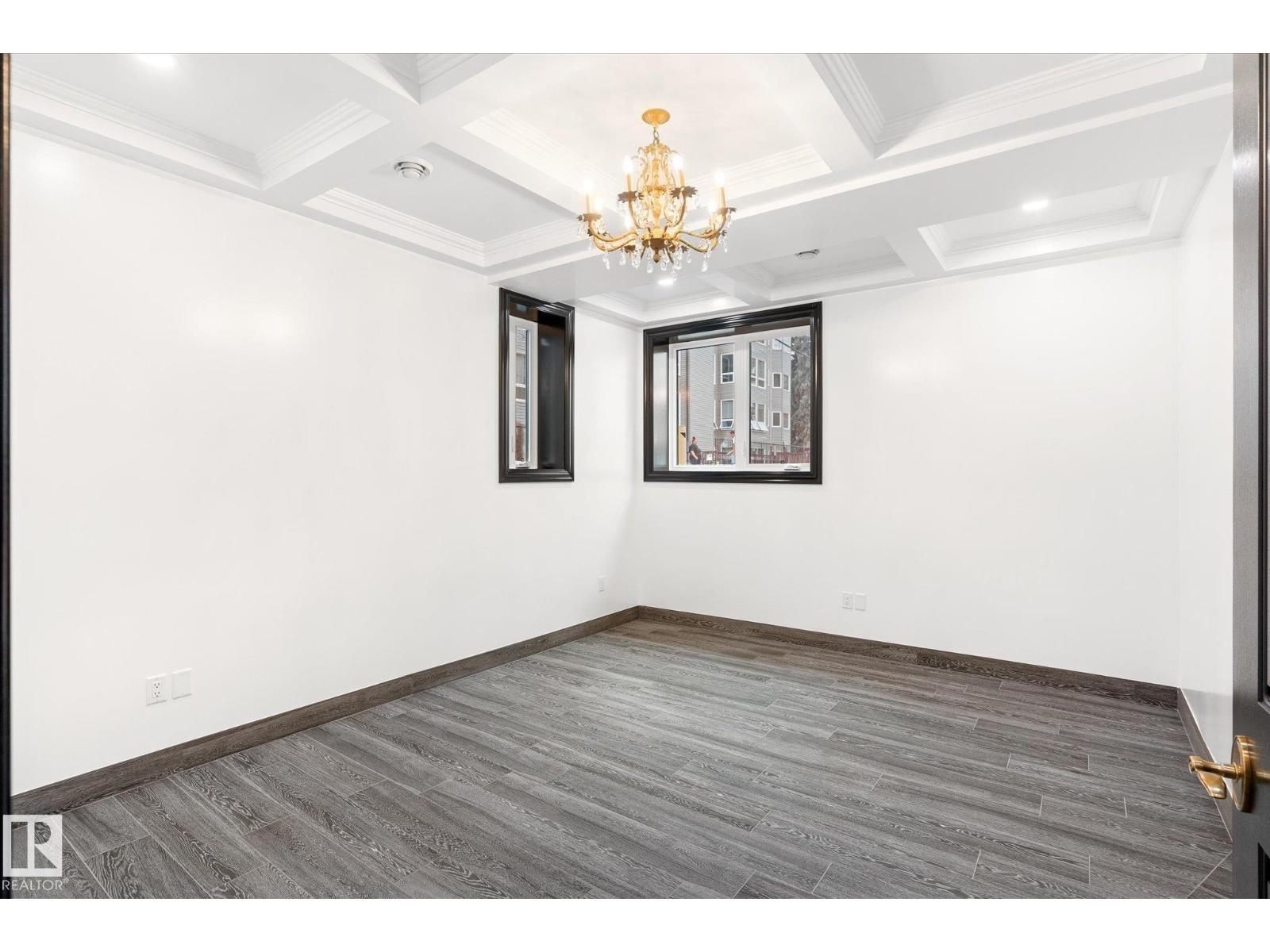 11833 102 AV NW - 36