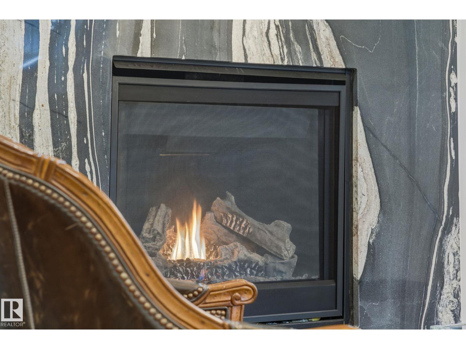 11833 102 AV NW - 52