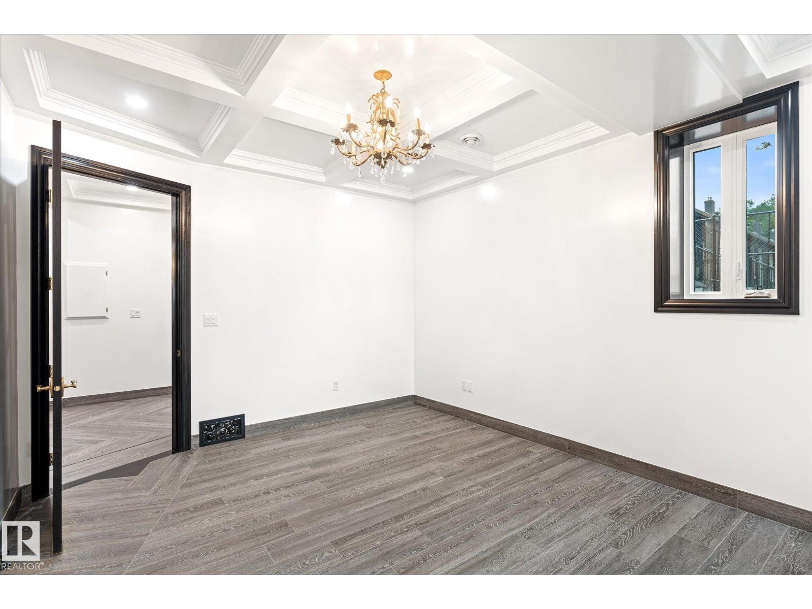 11833 102 AV NW - 37