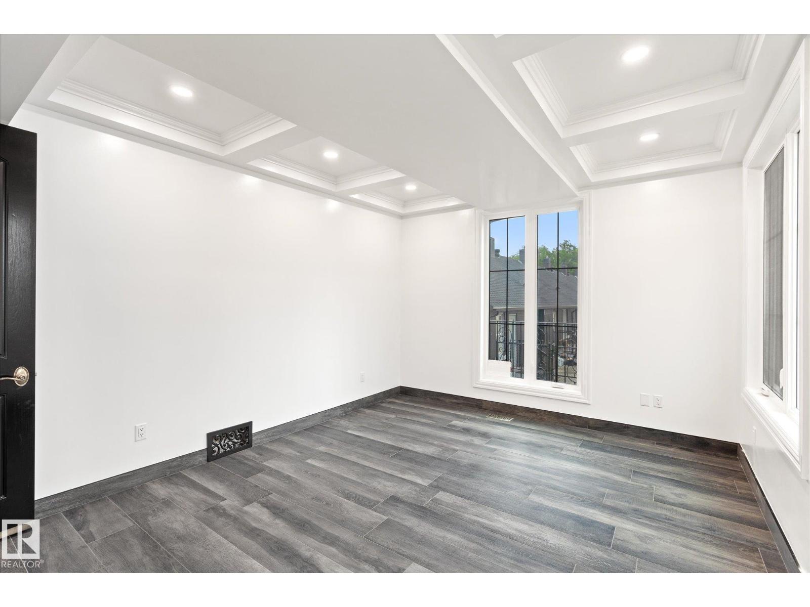 11833 102 AV NW - 11