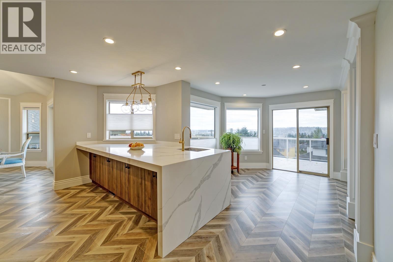 2962 ROBSON DRIVE, Coquitlam