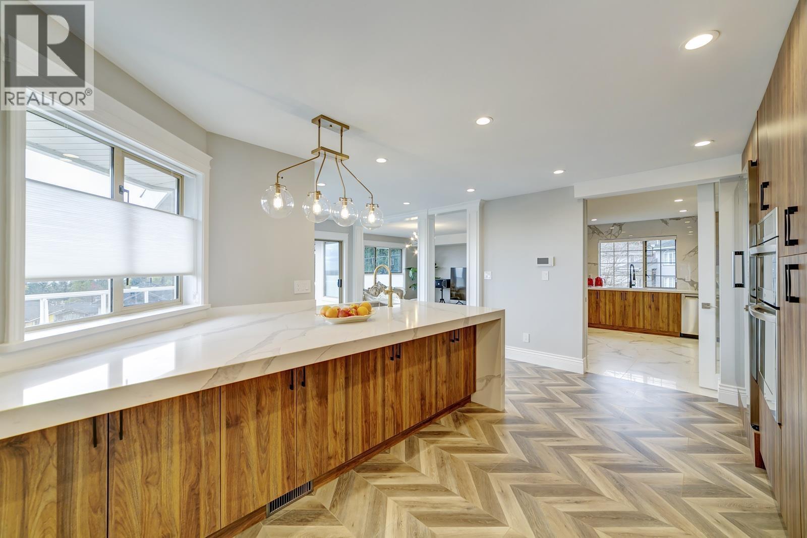 2962 ROBSON DRIVE, Coquitlam