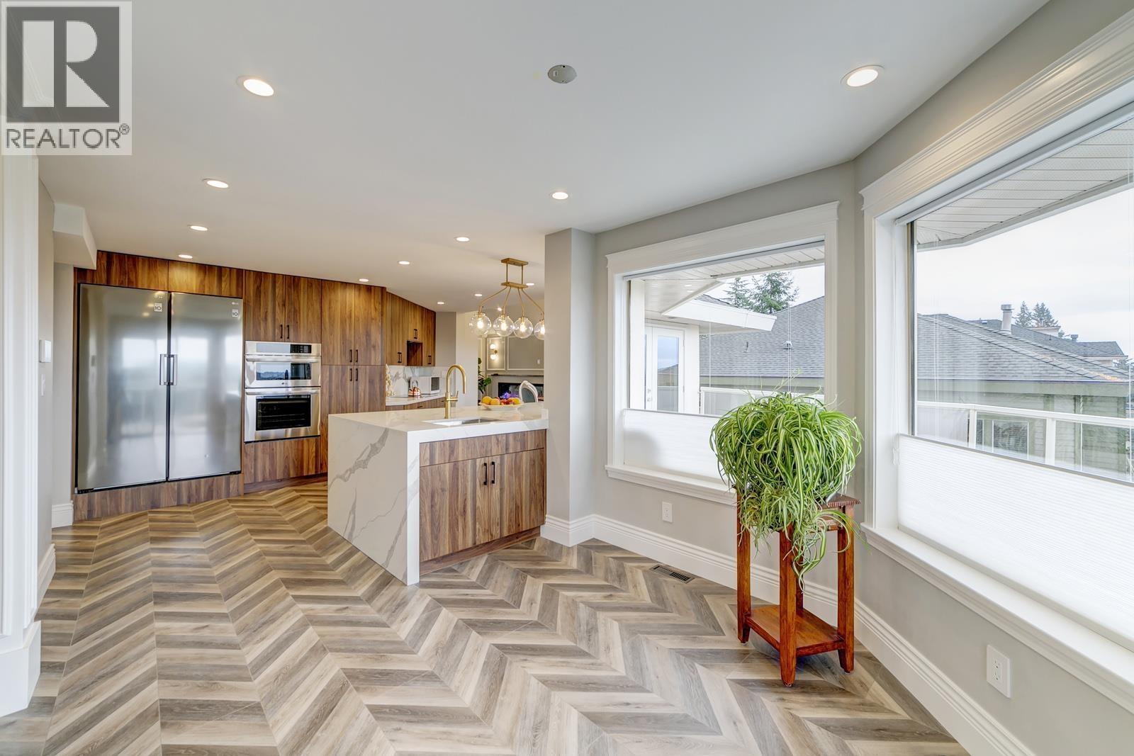 2962 ROBSON DRIVE, Coquitlam