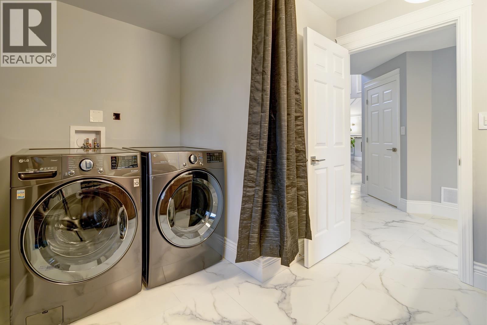 2962 ROBSON DRIVE, Coquitlam