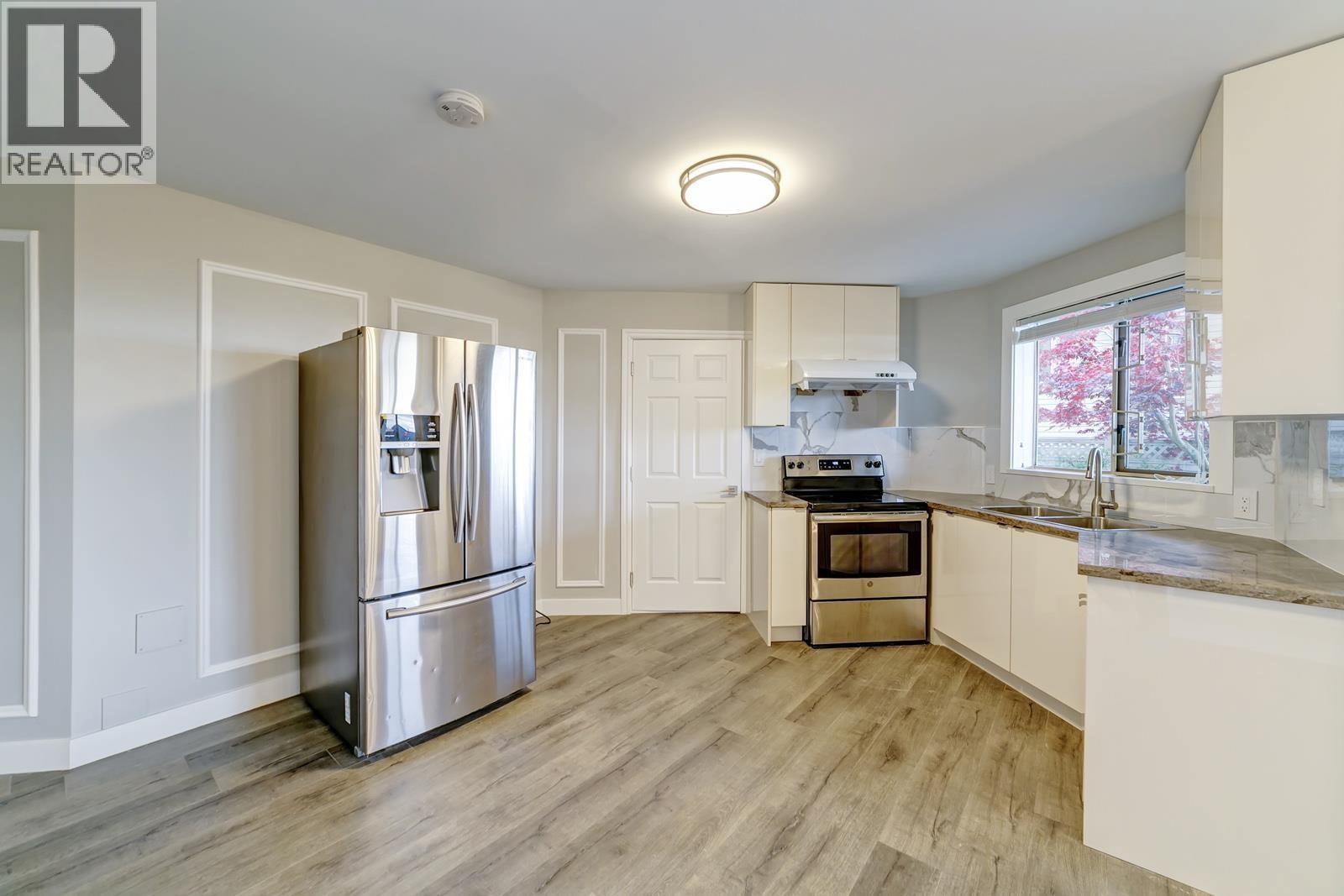 2962 ROBSON DRIVE, Coquitlam