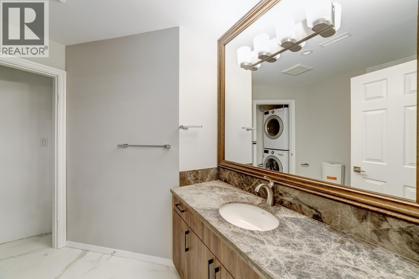 2962 ROBSON DRIVE, Coquitlam