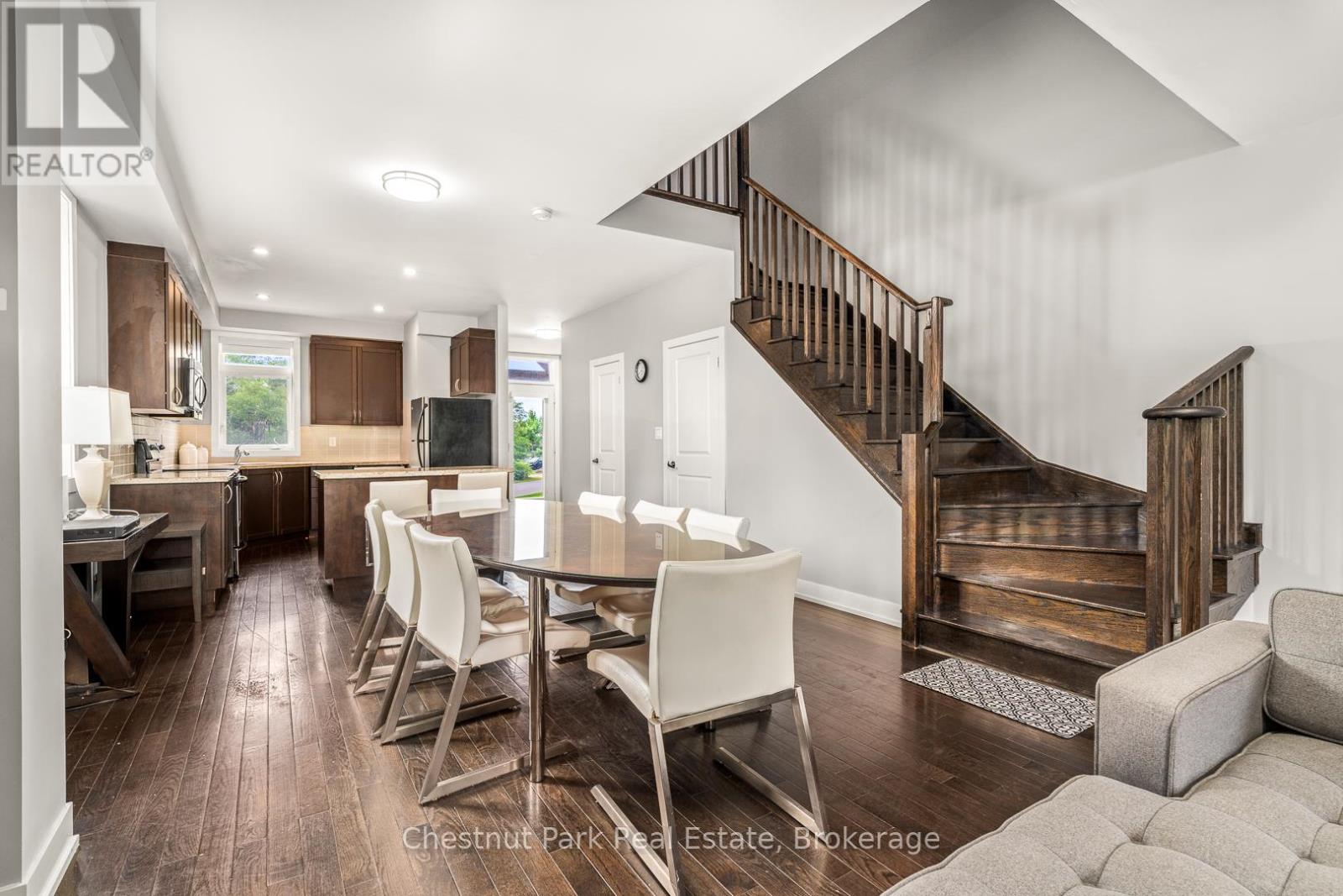 65 ROCKMOUNT CRESCENT - 12