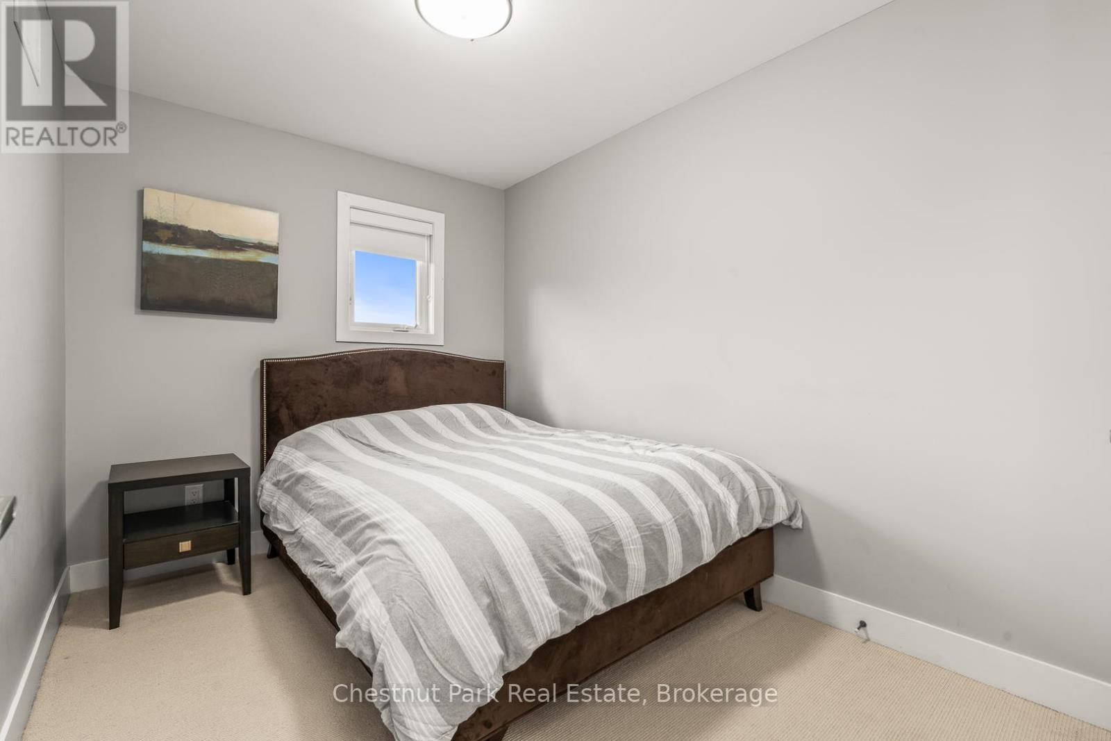 65 ROCKMOUNT CRESCENT - 31