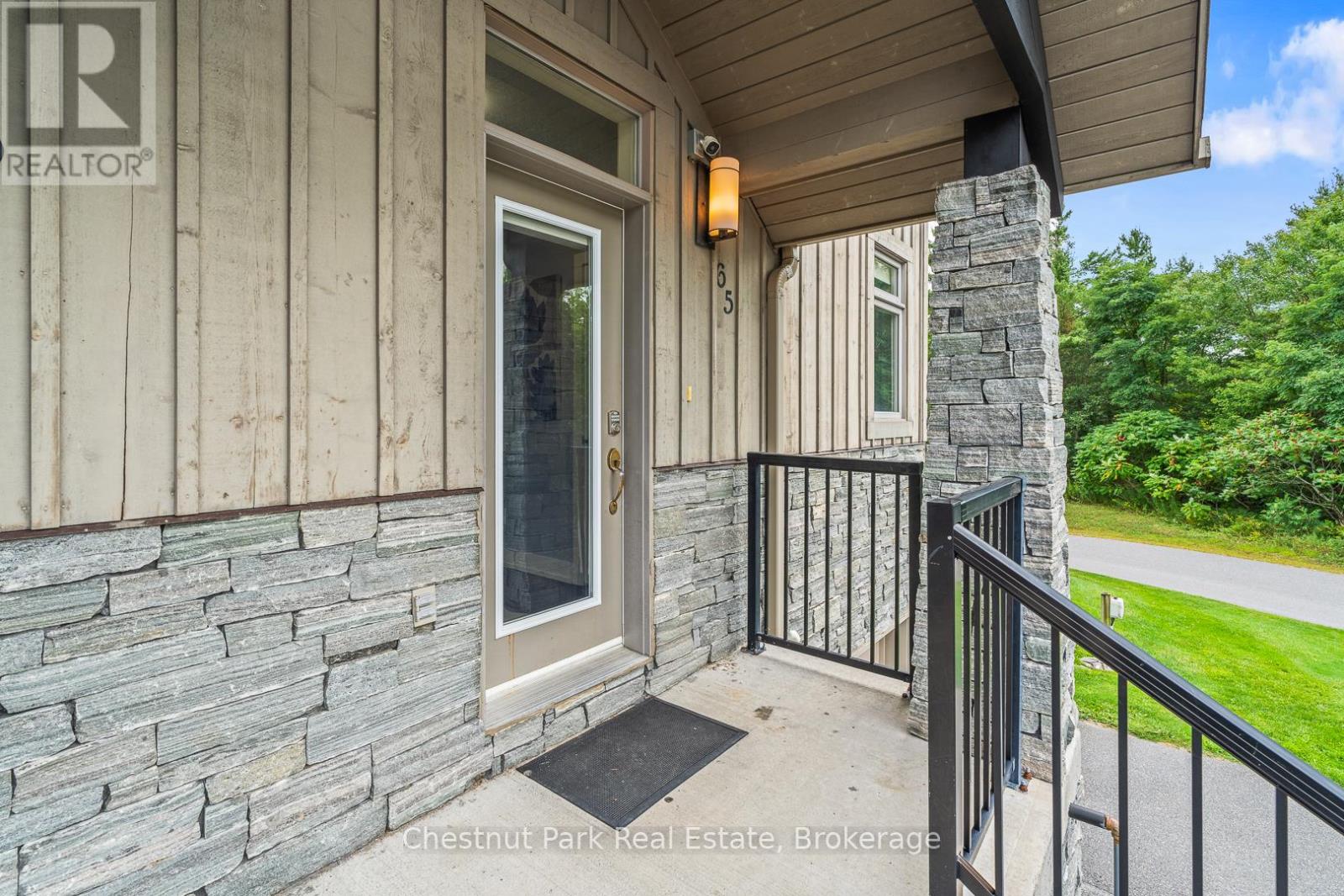 65 ROCKMOUNT CRESCENT - 4