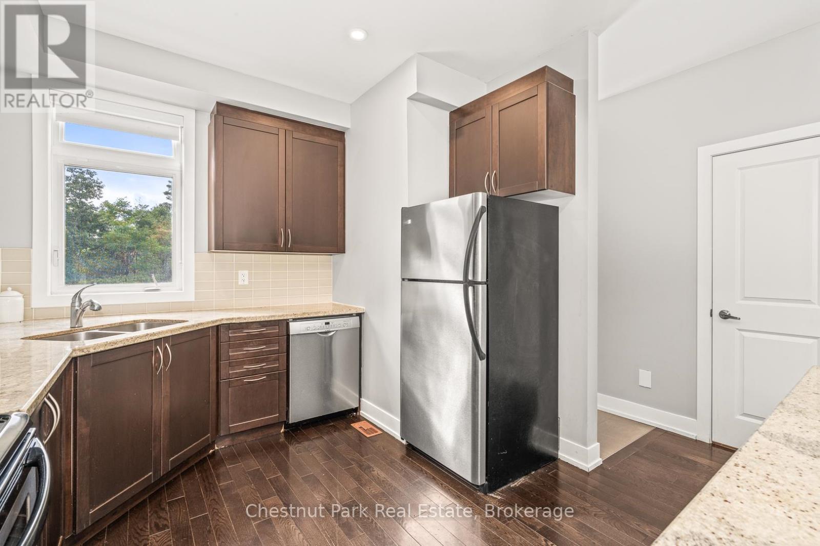 65 ROCKMOUNT CRESCENT - 8
