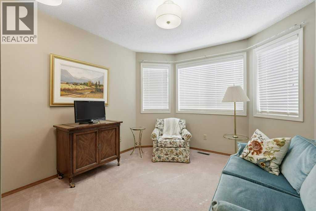 Single Family House Bungalow for Sale in  Douglasbank Gardens SE Douglasdale/Glen Calgary 