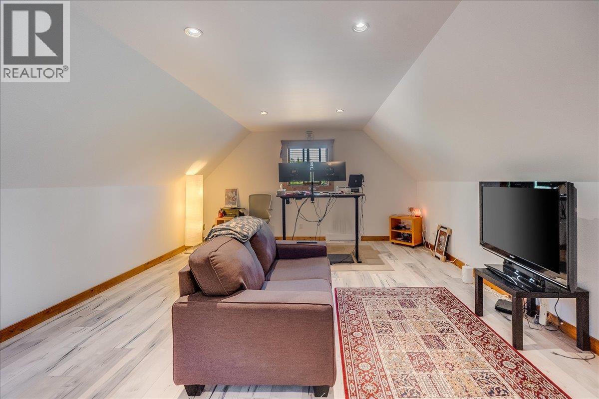  3213 VINDUSKY Road, Nelson