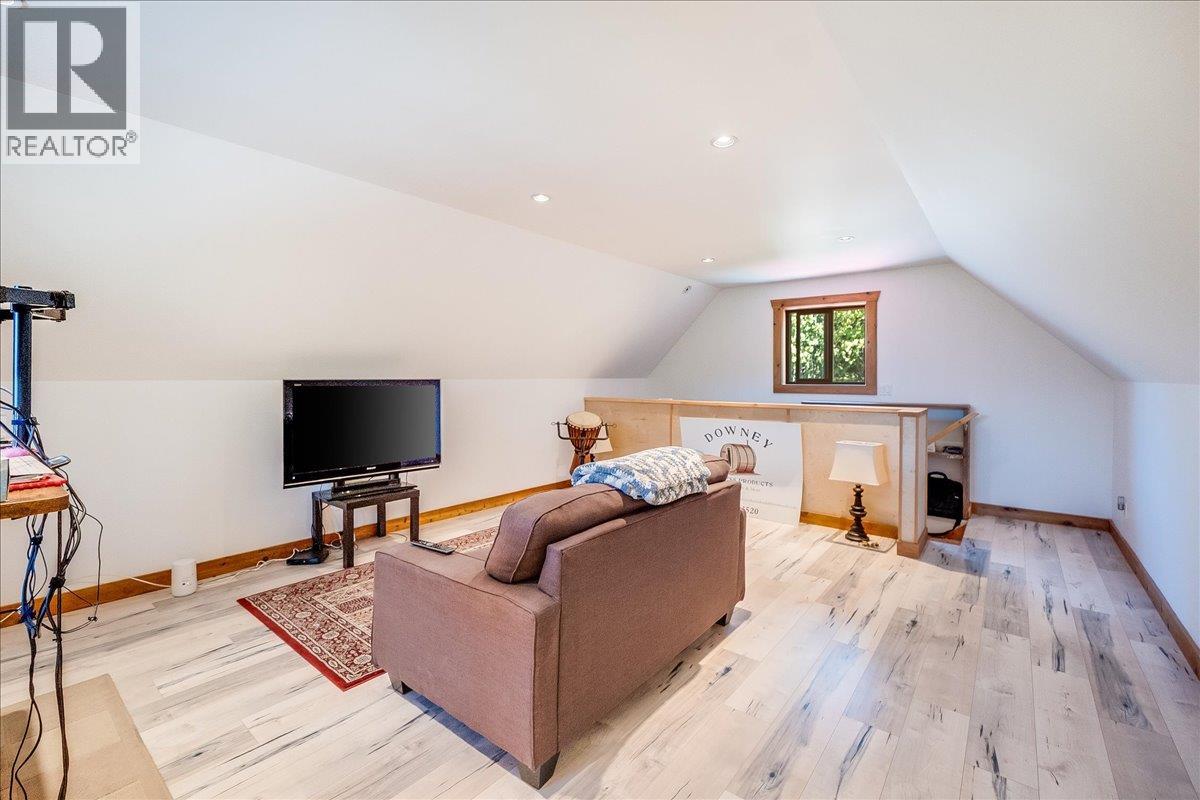  3213 VINDUSKY Road, Nelson