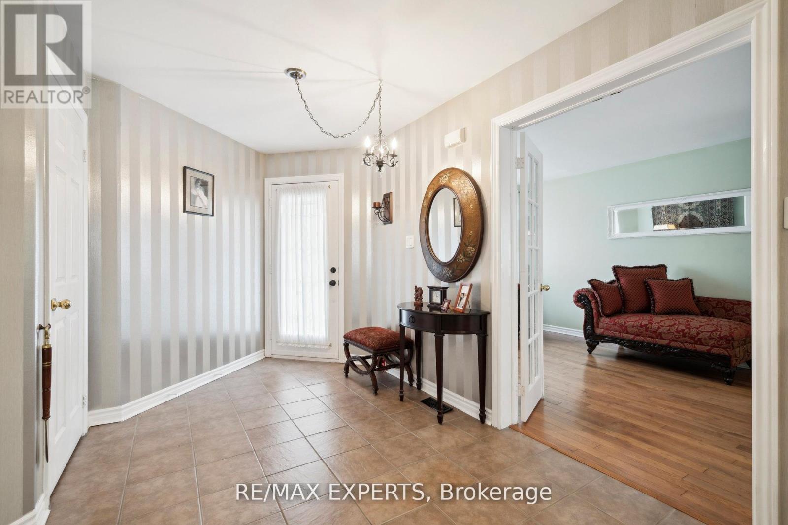 5 KELSEY CRESCENT - 5