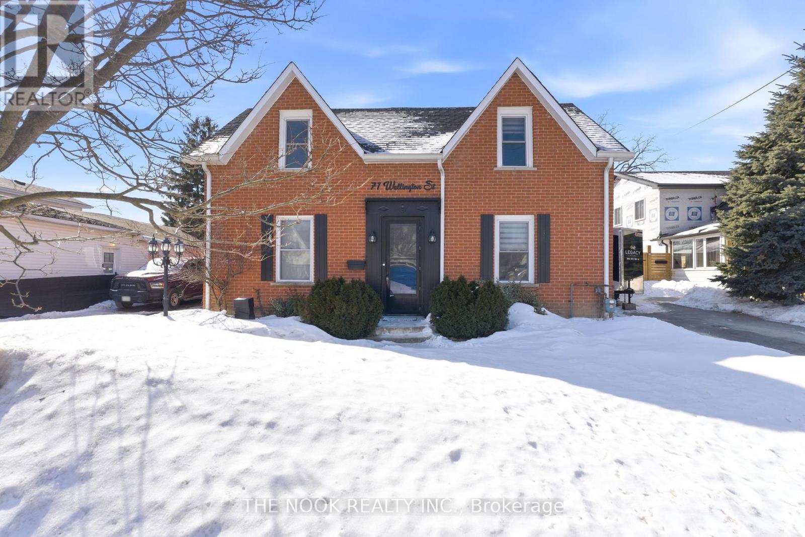 71 WELLINGTON STREET