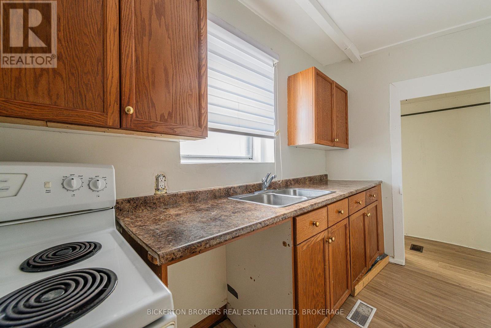 1064 PRINCE STREET - 16