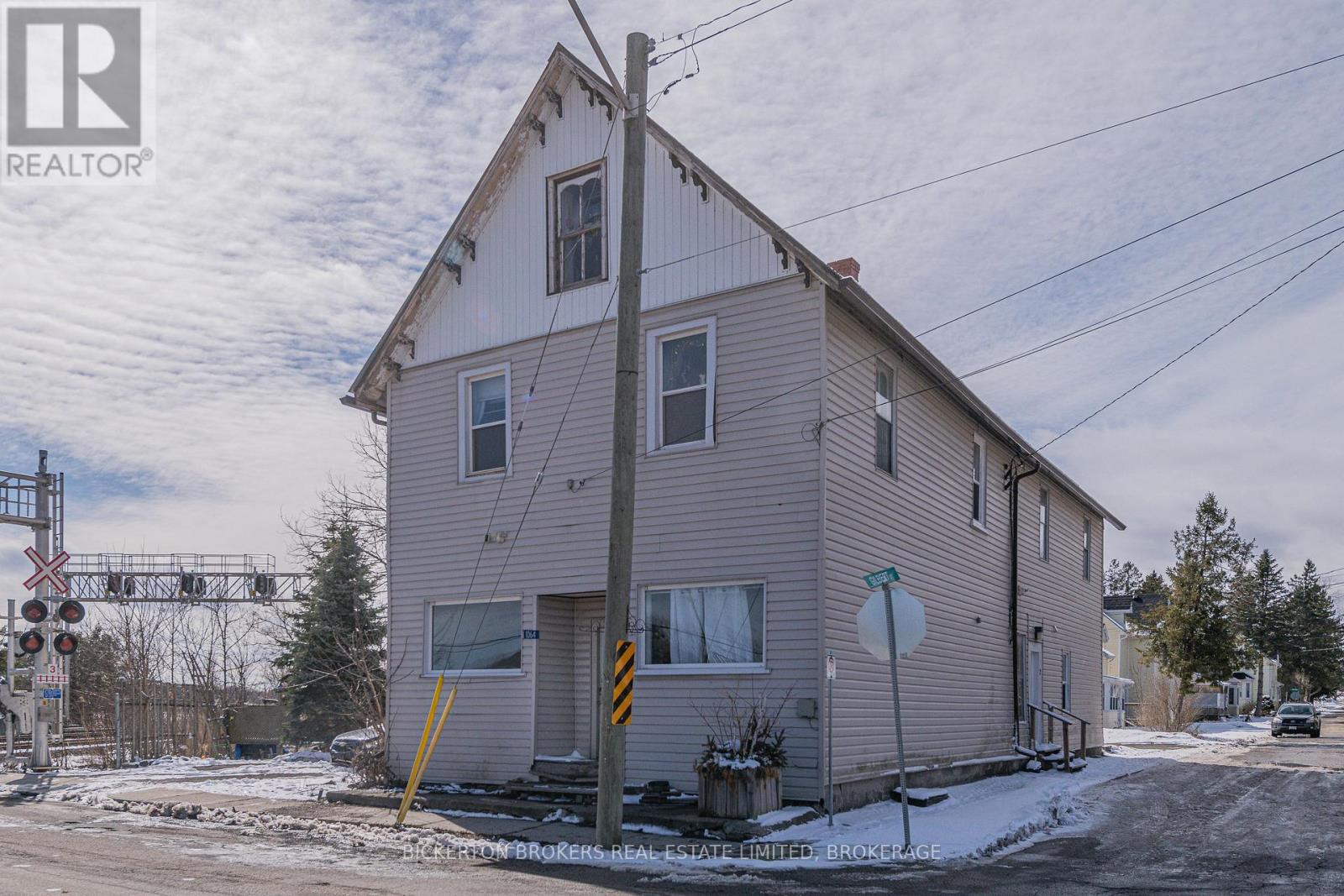 1064 PRINCE STREET - 2