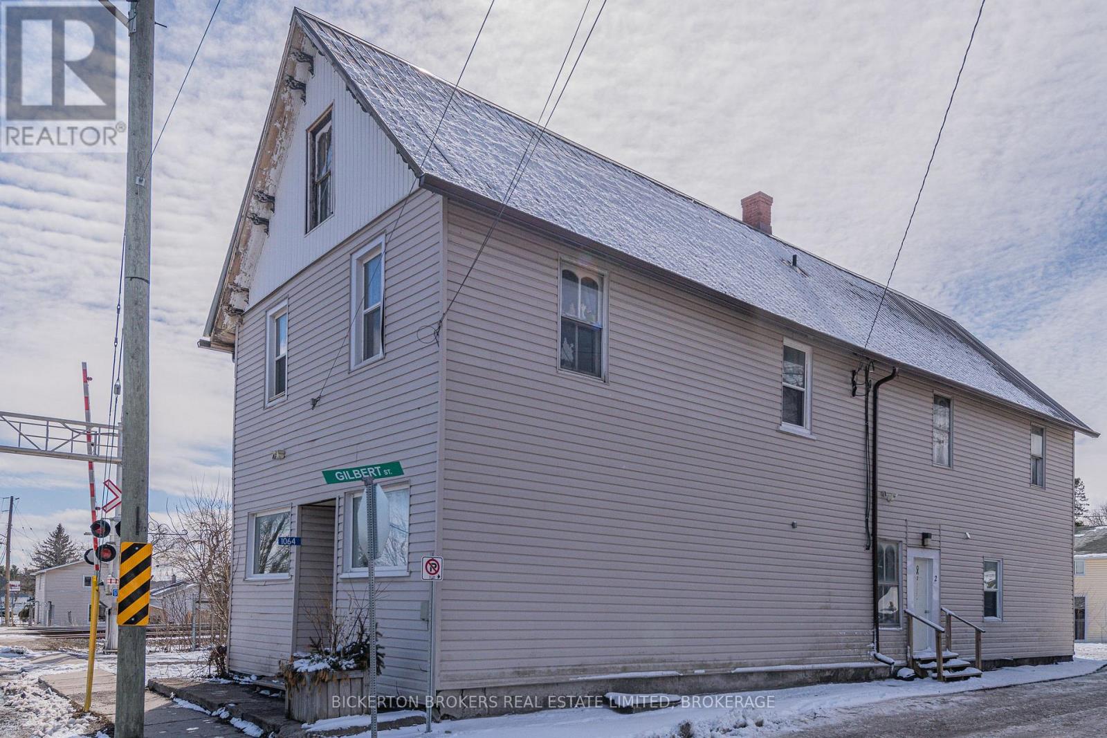 1064 PRINCE STREET - 3