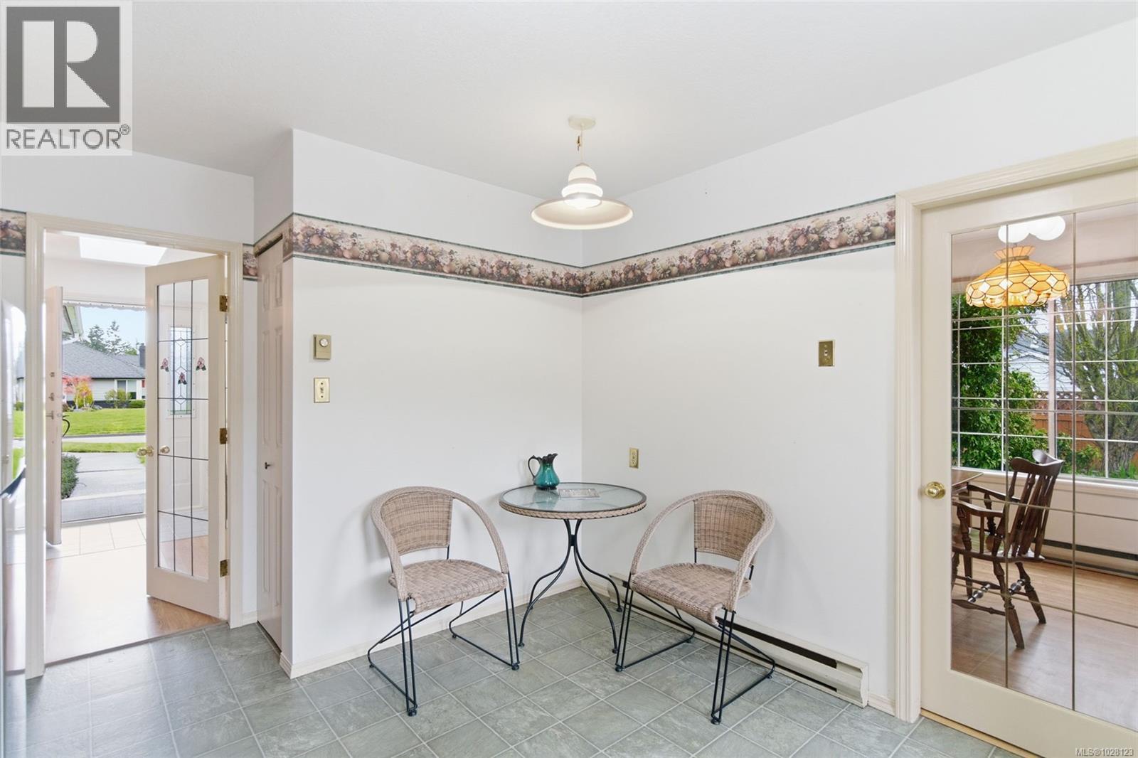 702 FORSYTH AVE - 16