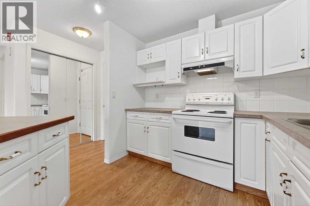 
          165 Manora Place Northeast
            <br/>
            <span>Calgary</span>
            , 
            <span>AB</span>
             <span>T2A7X5</span>
         - Photo 14