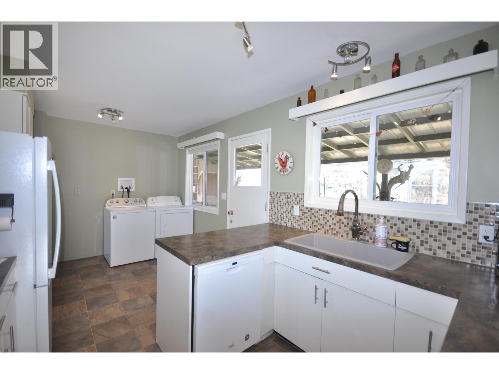 342 CLEARVIEW CRESCENT - 2